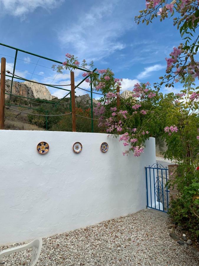 La Casita Blanca- La Almona Chica Guest House El Chorro Luaran gambar